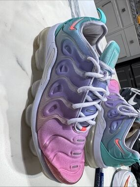 Nike gradient pink purple teal VaporMax-style sneakers CW 5593-700